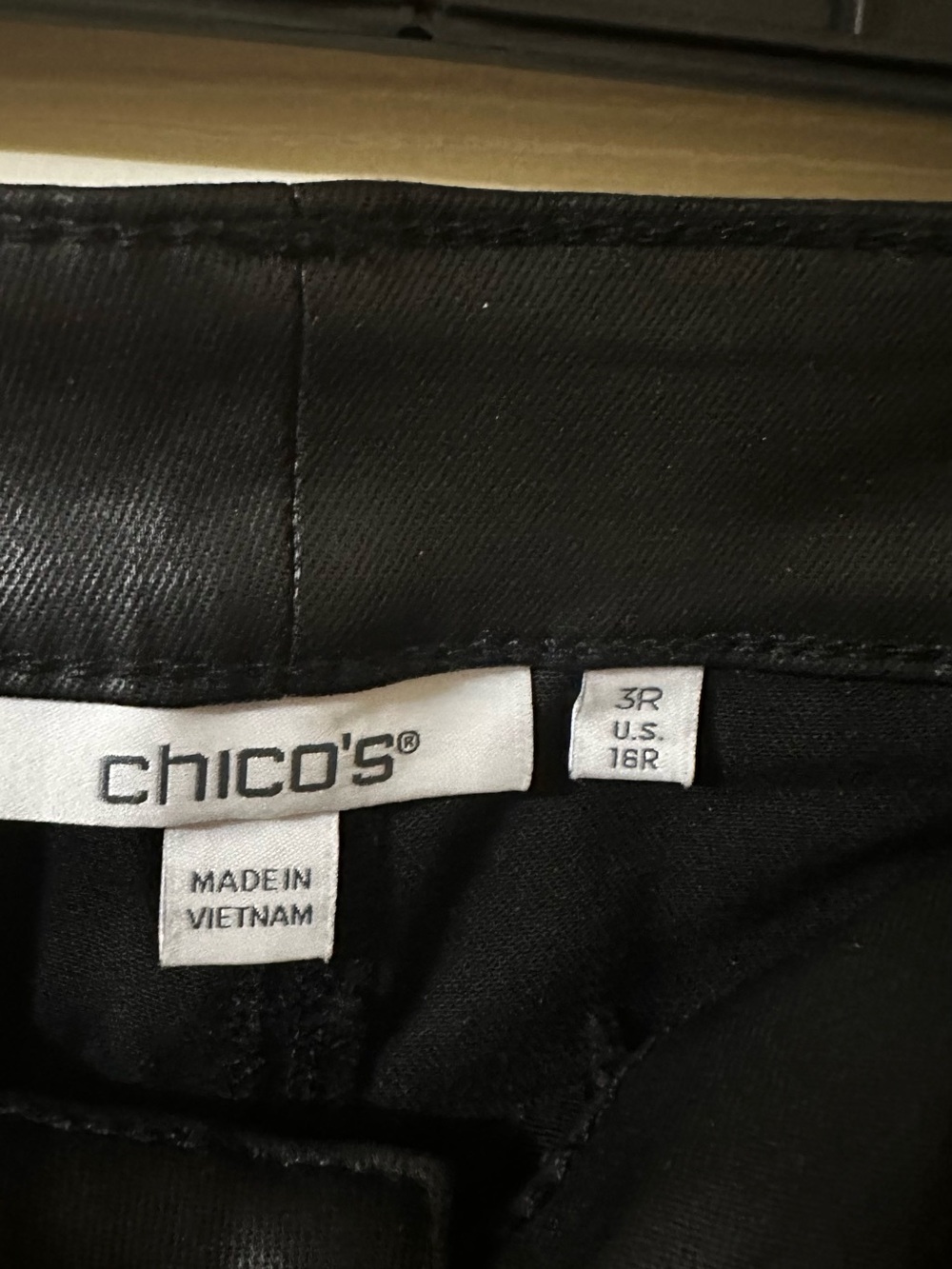 Women’s Pants - Picture 3 of 5
